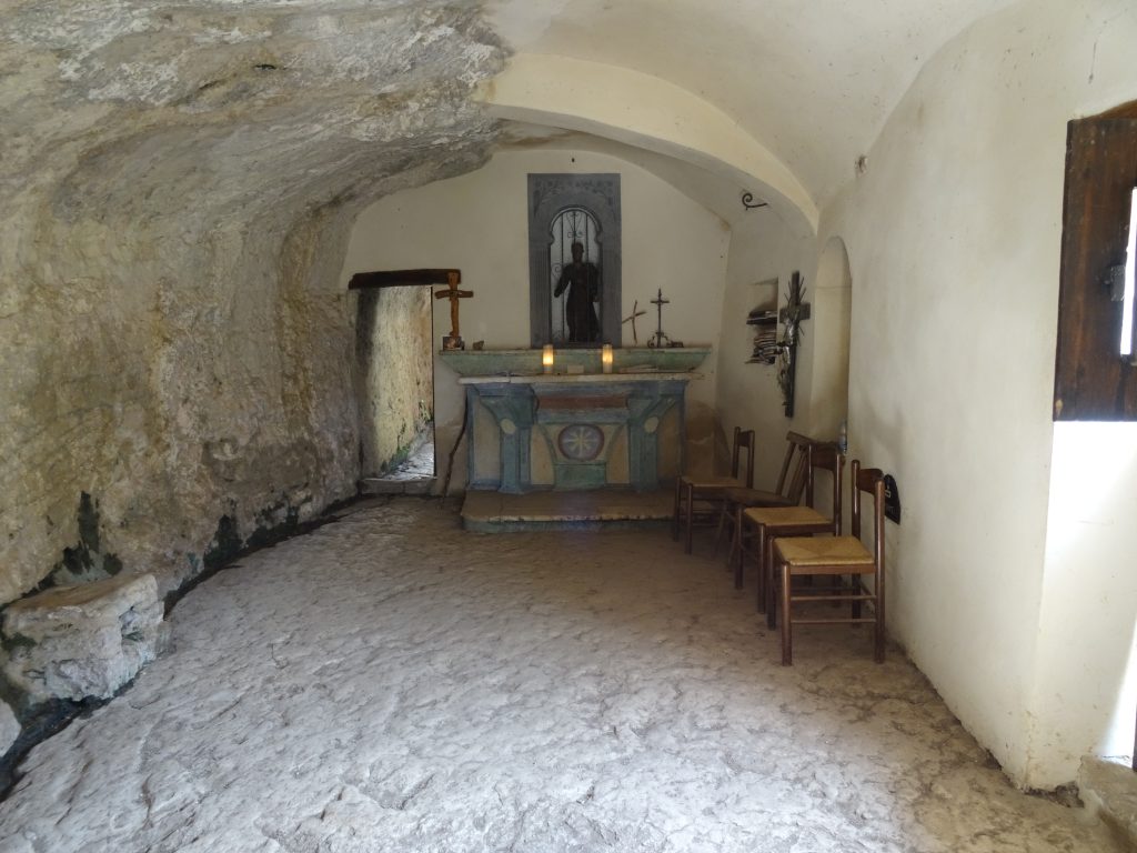Inside the chapel in the hermitage of San Bartolomeo.